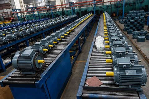 Elektrik motoru üretim ve montaj hattı, konveyörde motorlar