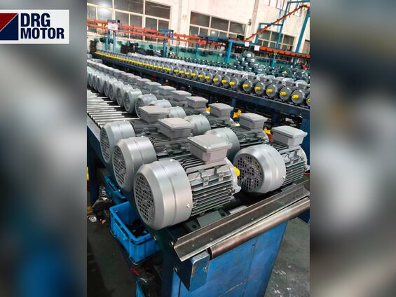 Moteur de scierie et de scie à ruban : choisir le bon moteur électrique pour machine à bois