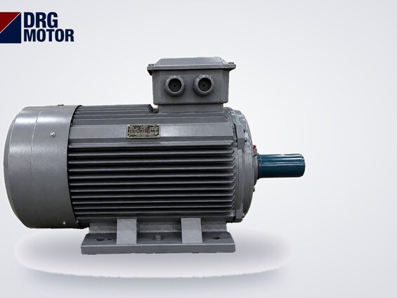 Moteur 11 et 15 kW : section de câble et calibre du fusible