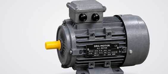 Combien d’électricité consomme un moteur électrique par heure ? Calcul des kWh selon les kW